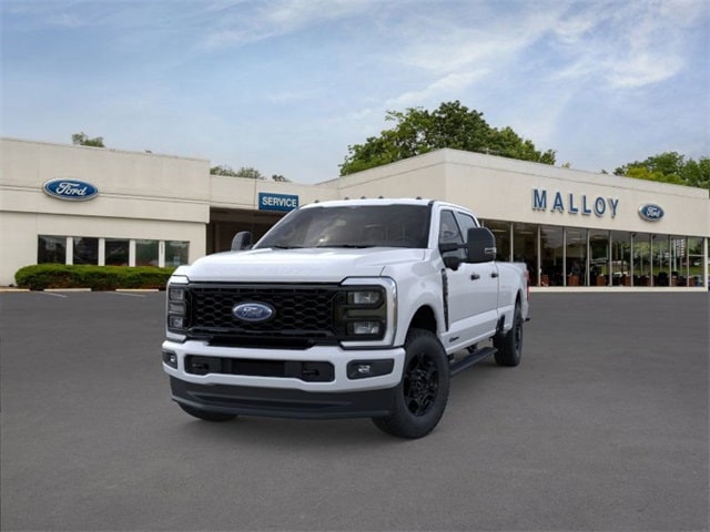 2026 Ford F-350 XLT photo 2
