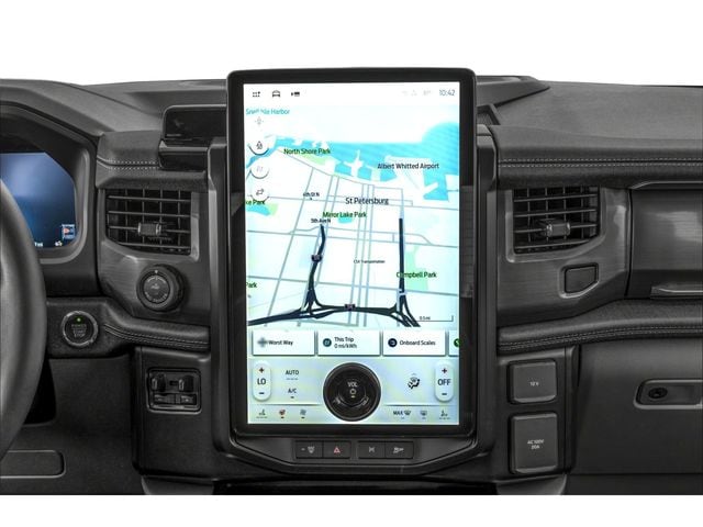 2025 Ford F-150 Lightning Flash - Photo 11