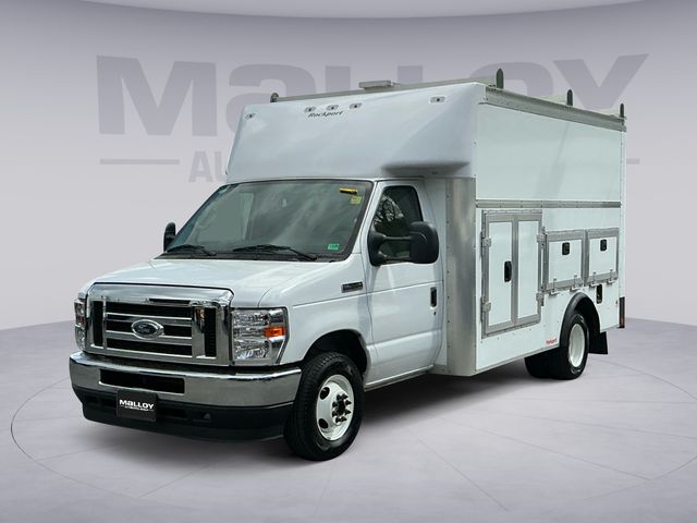 2025 Ford E-Series DRW E-350 Super Duty 158 in WB's photo