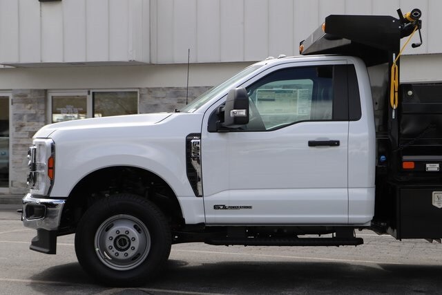 2024 Ford F-550 XL photo 4