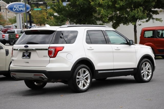 2017 Ford Explorer XLT photo 4