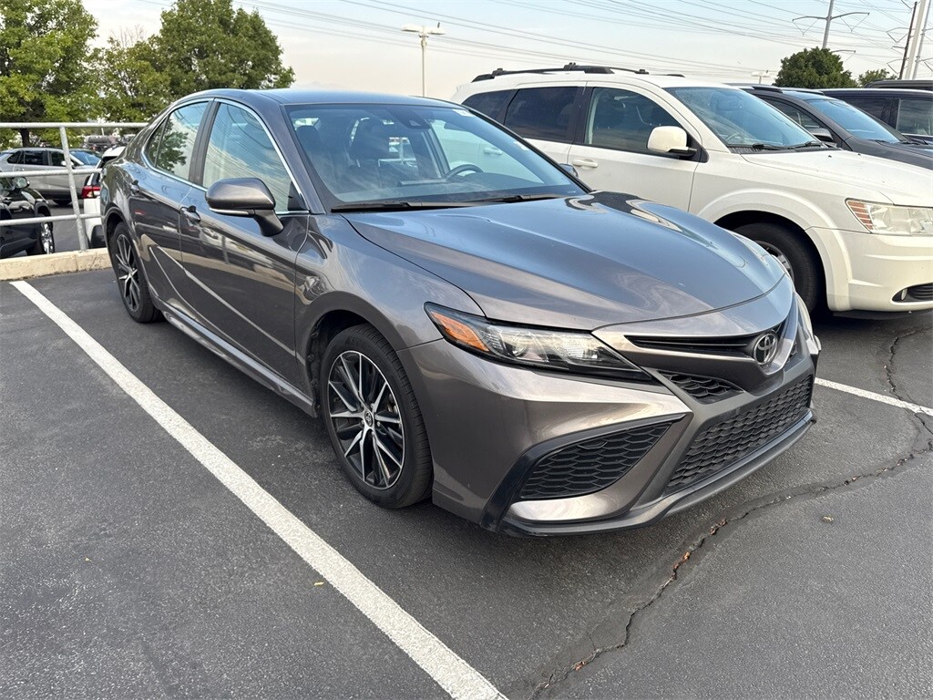 2024 Toyota Camry SE photo 4