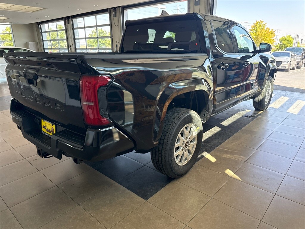 2025 Toyota Tacoma SR5 photo 3