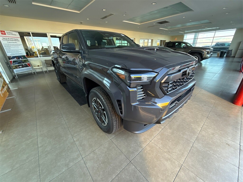 2026 Toyota Tacoma TRD Sport photo 4