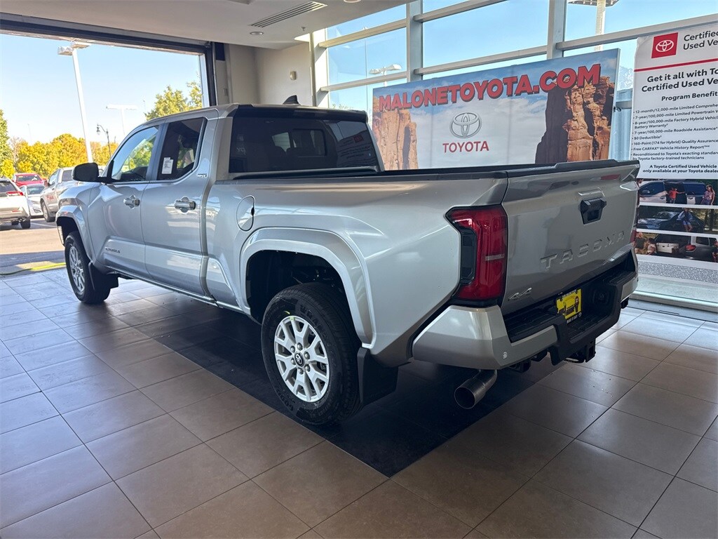 2025 Toyota Tacoma SR5 photo 2