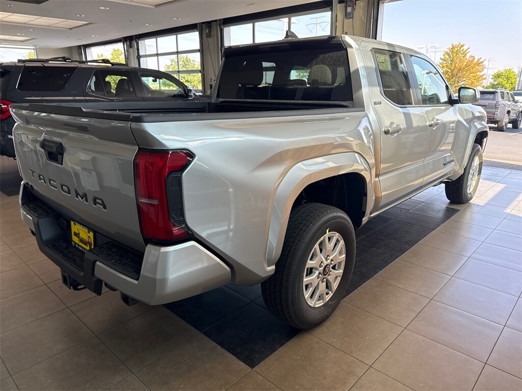 2025 Toyota Tacoma SR5 photo 3