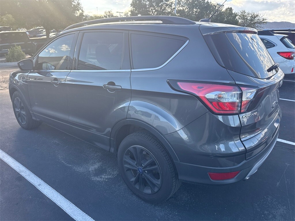 2018 Ford Escape SE photo 2