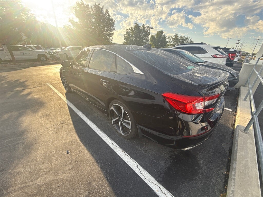 2018 Honda Accord Sport photo 2