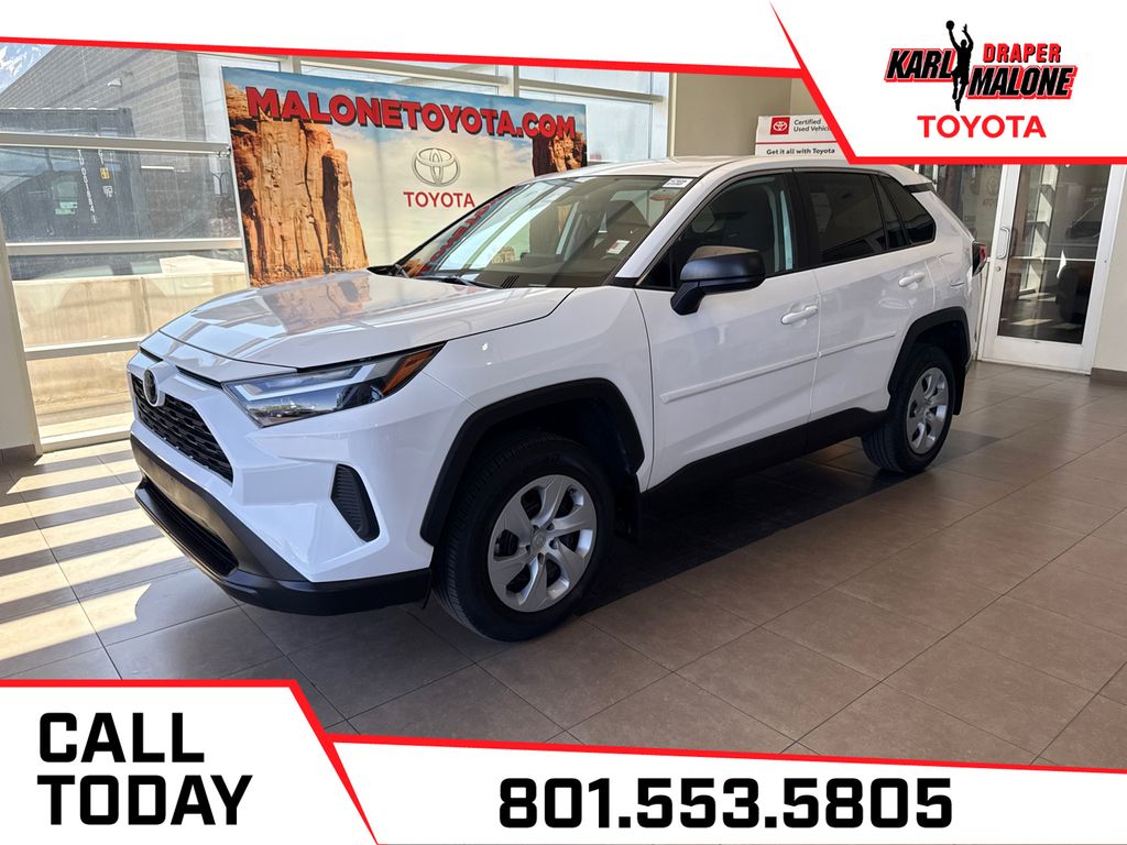2023 Toyota RAV4 LE FWD's photo