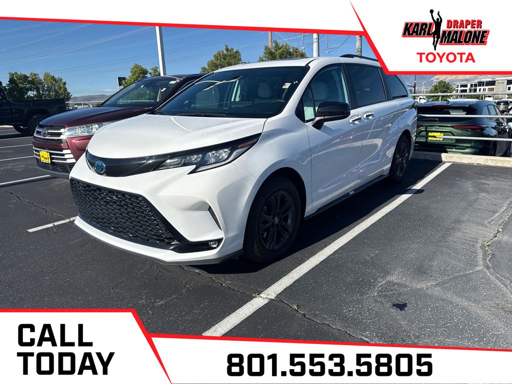 2025 Toyota Sienna XSE 7-Passenger Hybrid AWD's photo