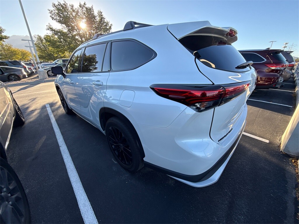 2023 Toyota Highlander XSE photo 2
