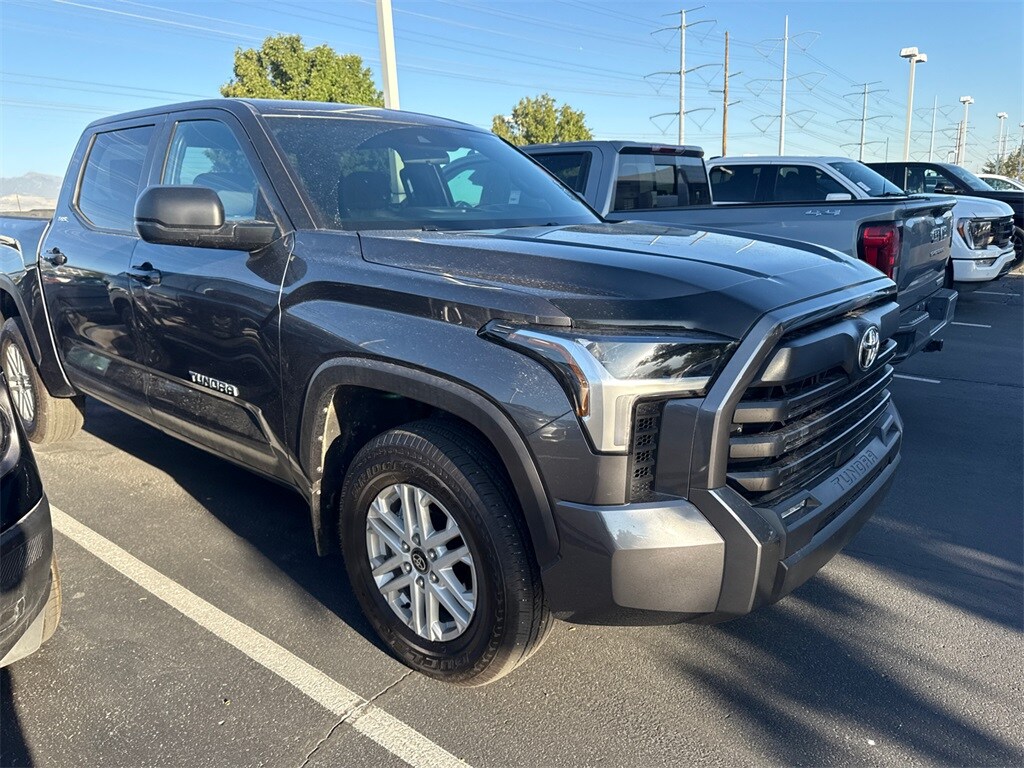 2025 Toyota Tundra SR5 CrewMax photo 4