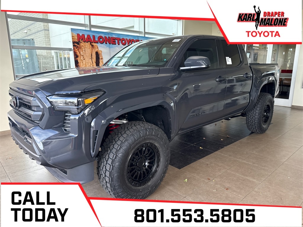 2025 Toyota Tacoma SR5's photo