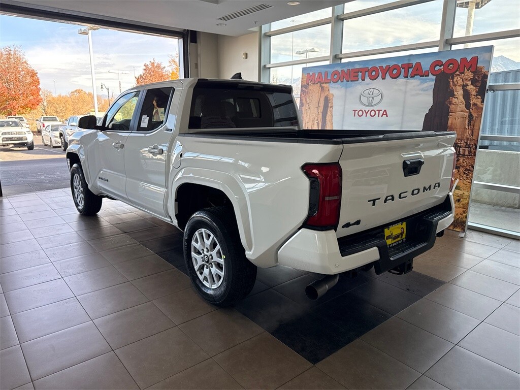 2025 Toyota Tacoma SR5 photo 2