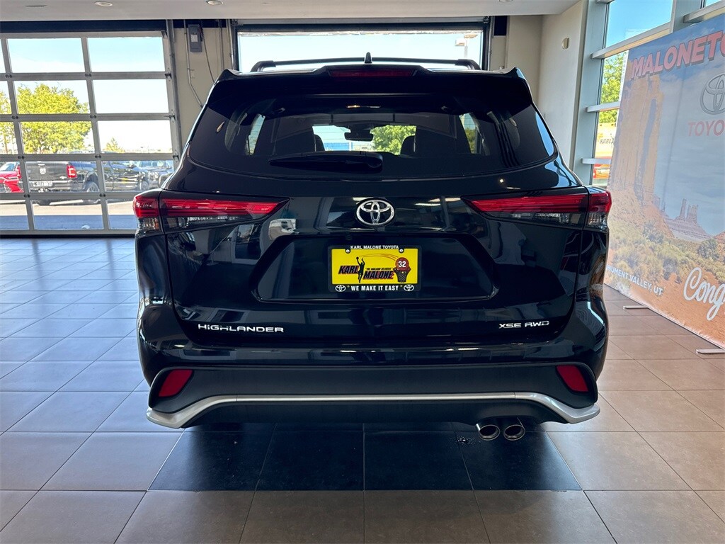2023 Toyota Highlander XSE photo 2