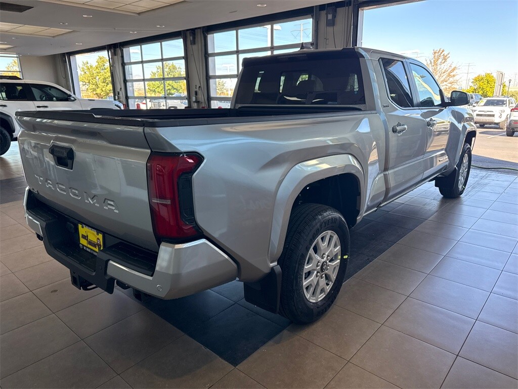 2025 Toyota Tacoma SR5 photo 4