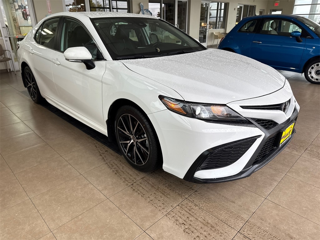 Used 2024 Toyota Camry SE Sedan