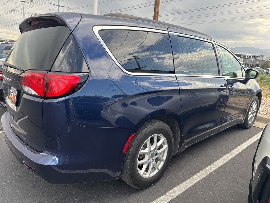 2020 Chrysler Voyager LXi photo 2