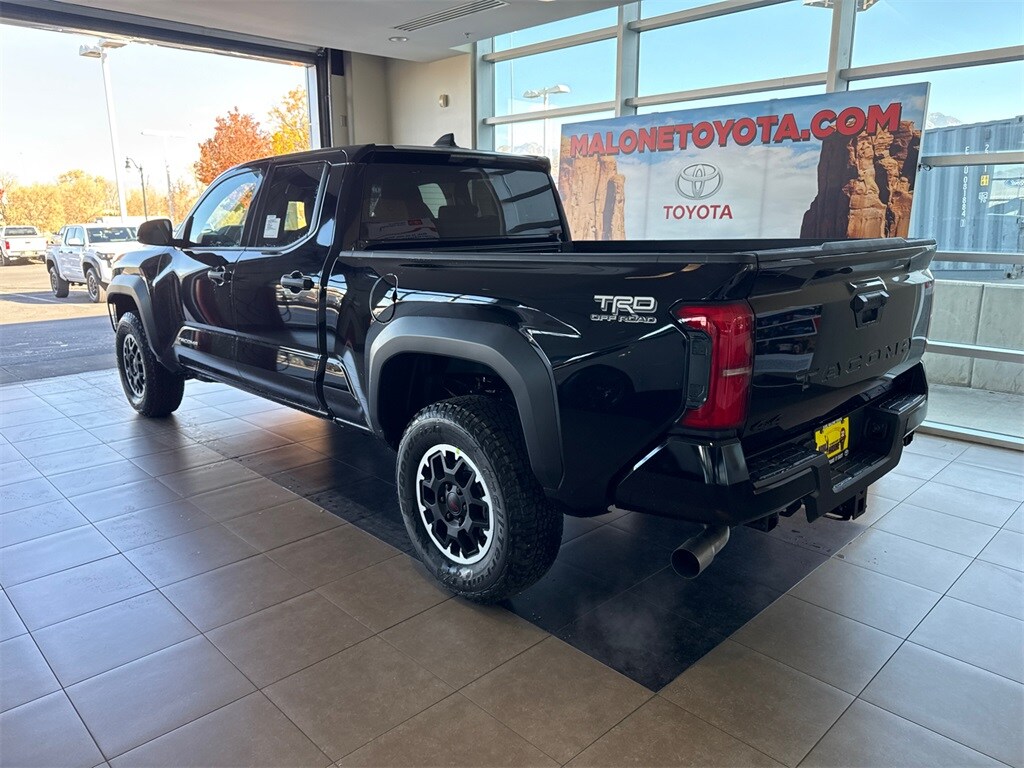 2025 Toyota Tacoma TRD Off-Road photo 2