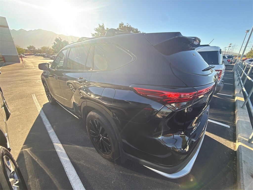 2023 Toyota Highlander XSE photo 2