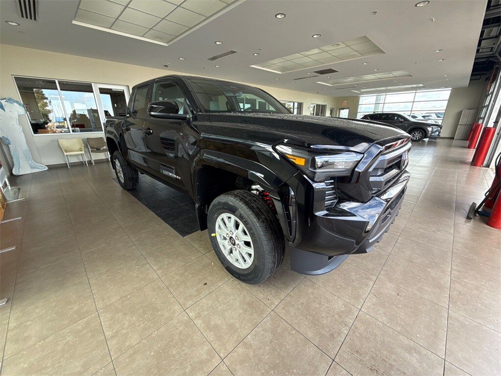 2025 Toyota Tacoma SR5 photo 4