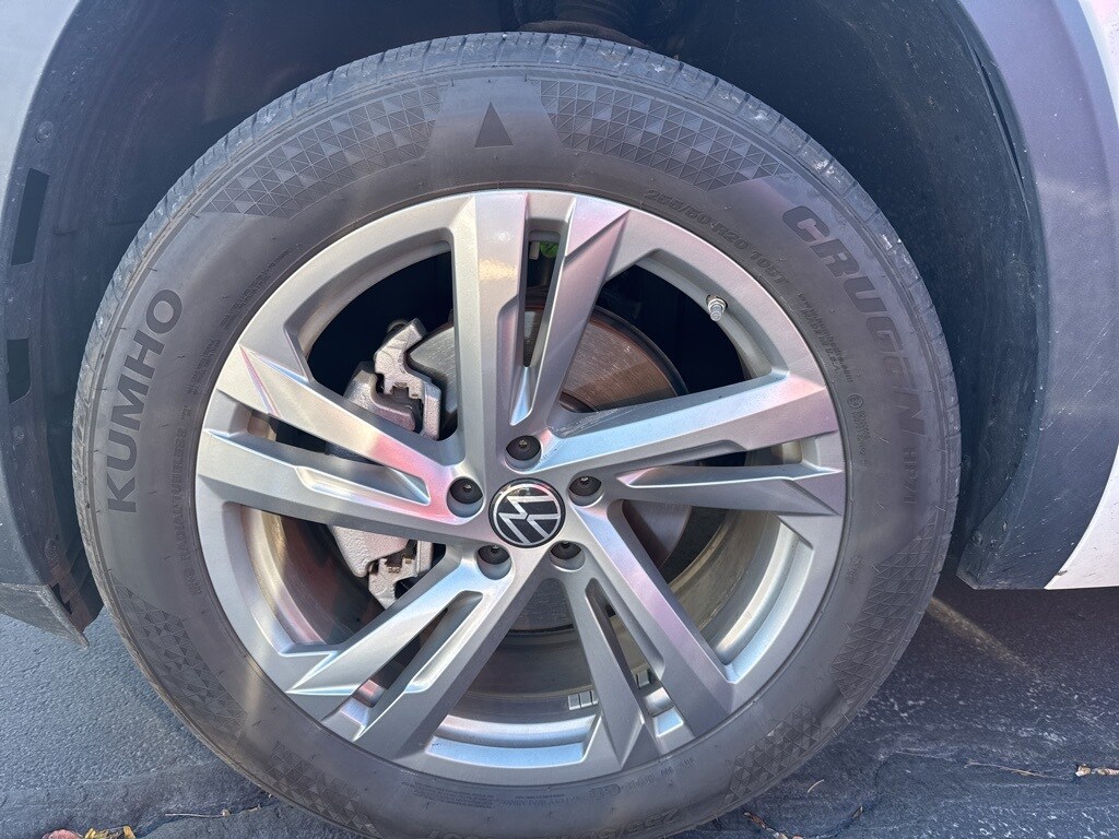 Used 2024 Volkswagen Atlas Cross Sport 2.0T SEL R-Line SUV