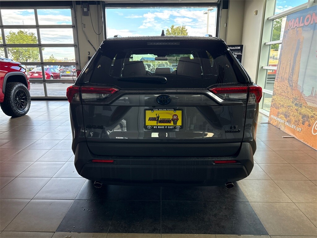 2024 Toyota RAV4 Hybrid LE photo 2