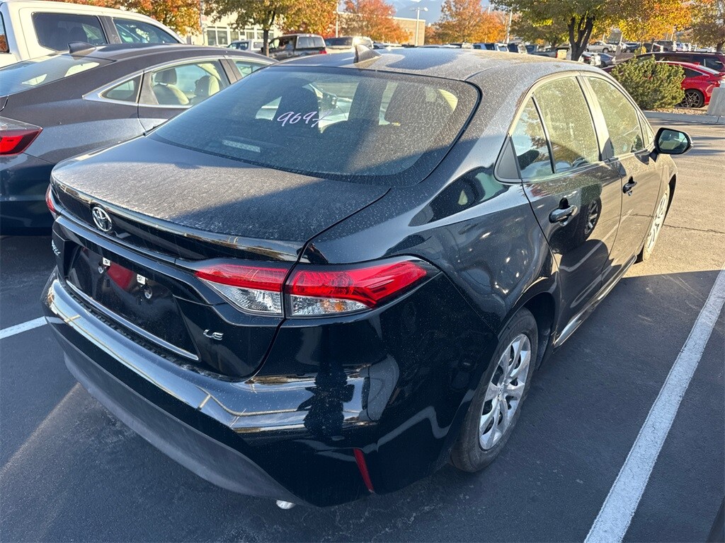 2024 Toyota Corolla LE photo 2