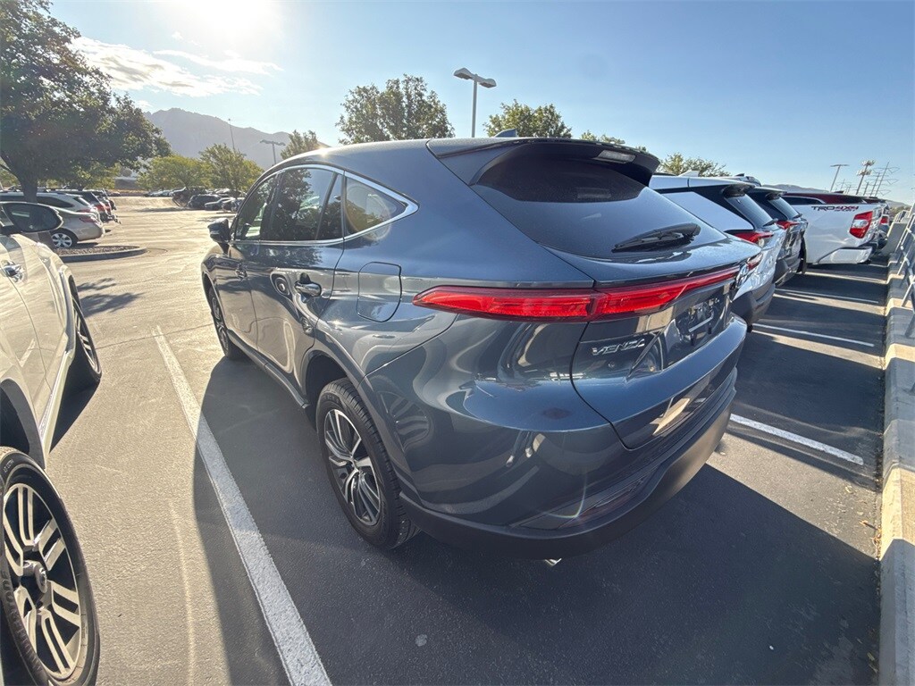 2024 Toyota Venza LE photo 2