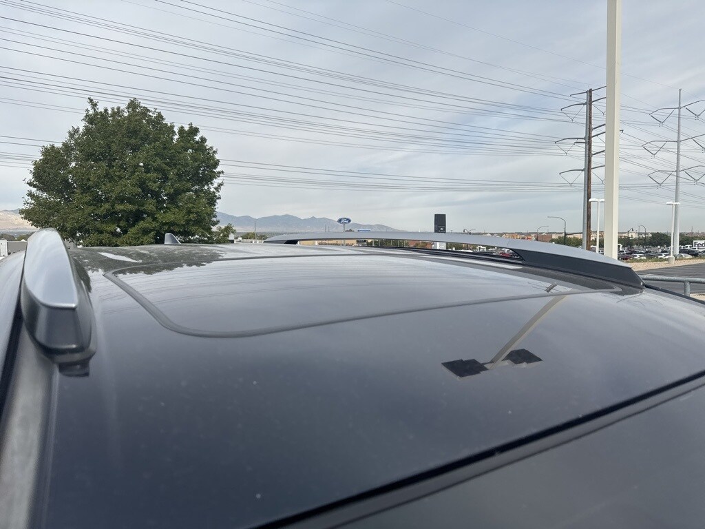 2017 Toyota RAV4 XLE photo 3