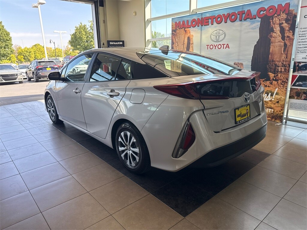 2022 Toyota Prius Prime XLE photo 2