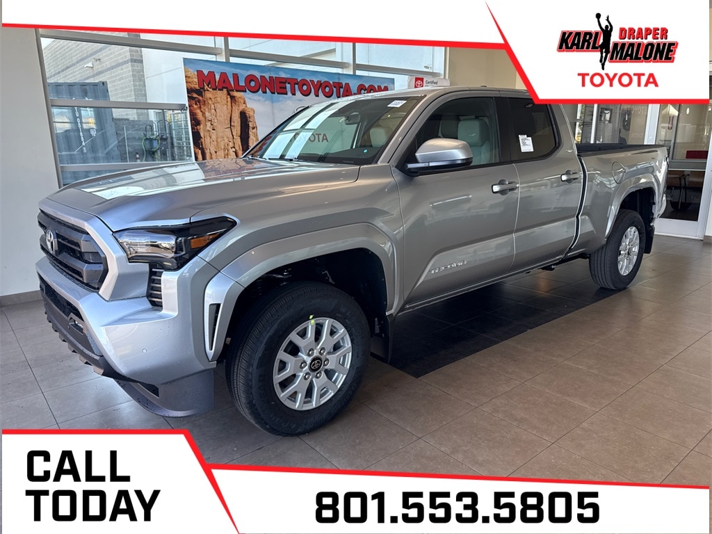 2025 Toyota Tacoma SR5's photo