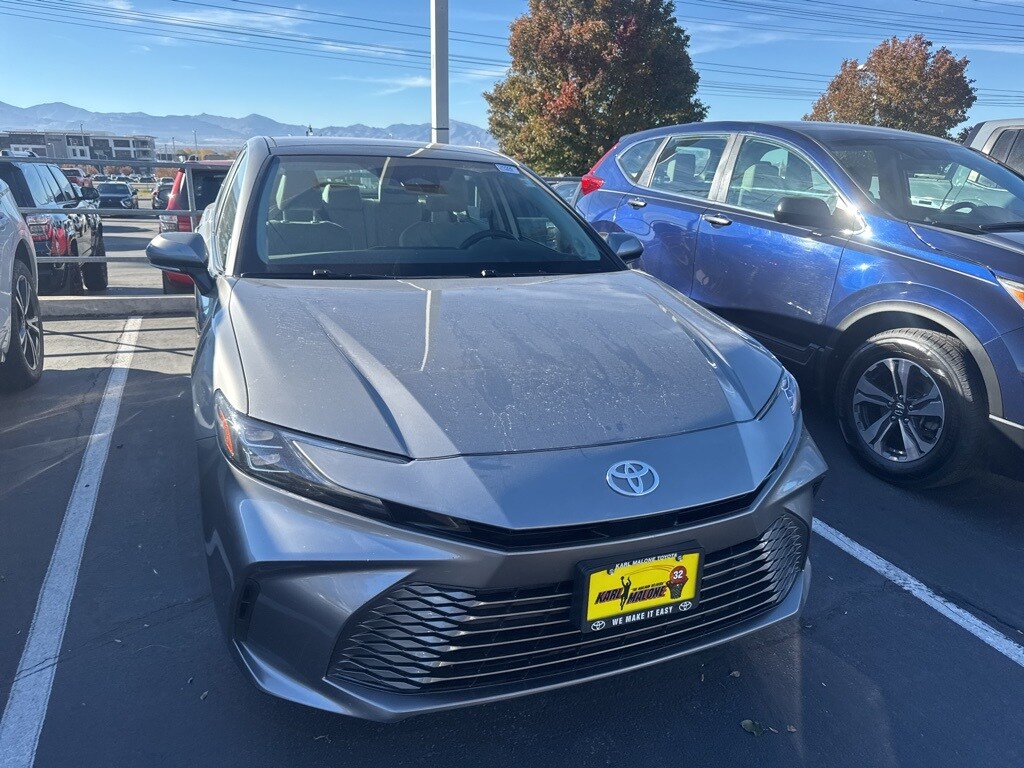 2025 Toyota Camry XSE photo 3