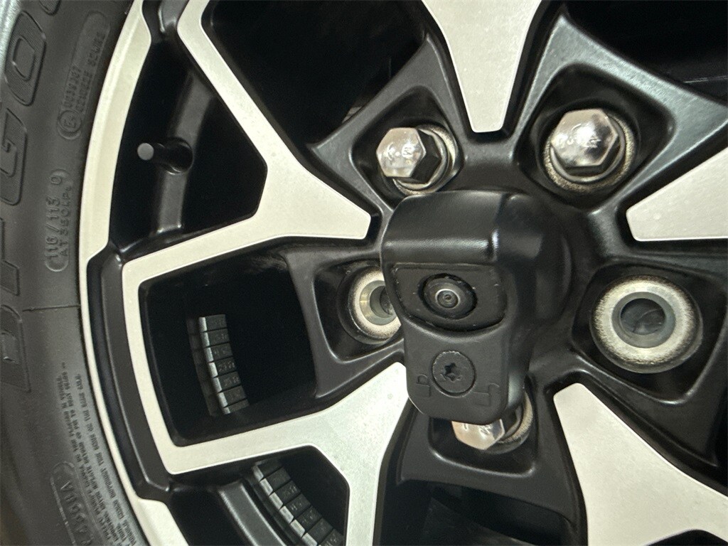 2025 Jeep Wrangler Rubicon photo 4