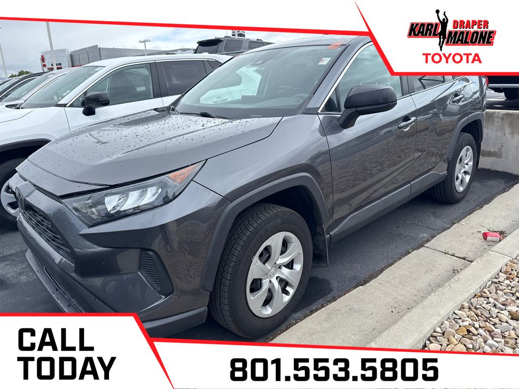2022 Toyota RAV4 LE AWD's photo