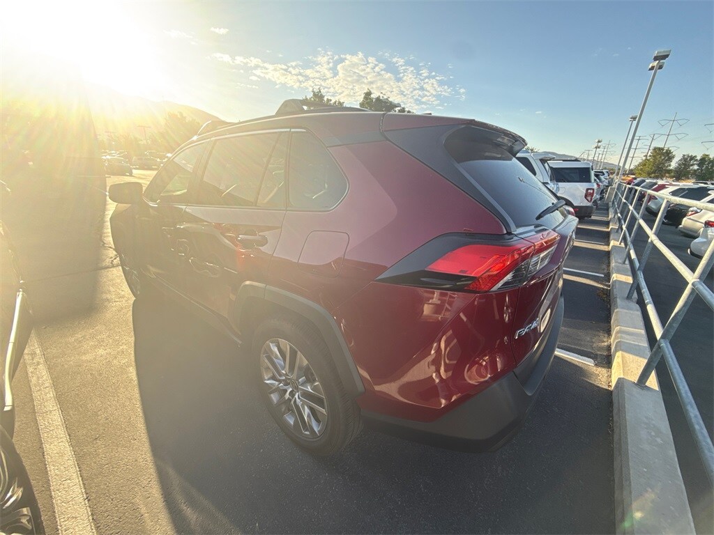 2022 Toyota RAV4 XLE Premium photo 2