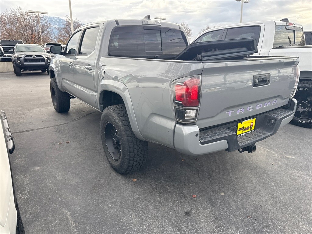 2021 Toyota Tacoma TRD Sport V6 photo 2