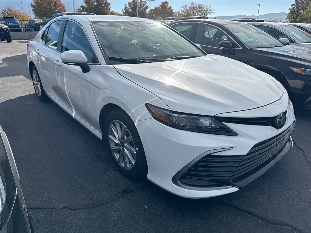 2023 Toyota Camry LE photo 4