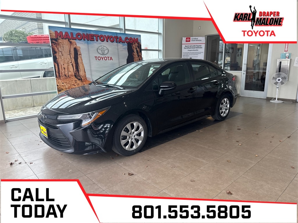 2024 Toyota Corolla LE's photo