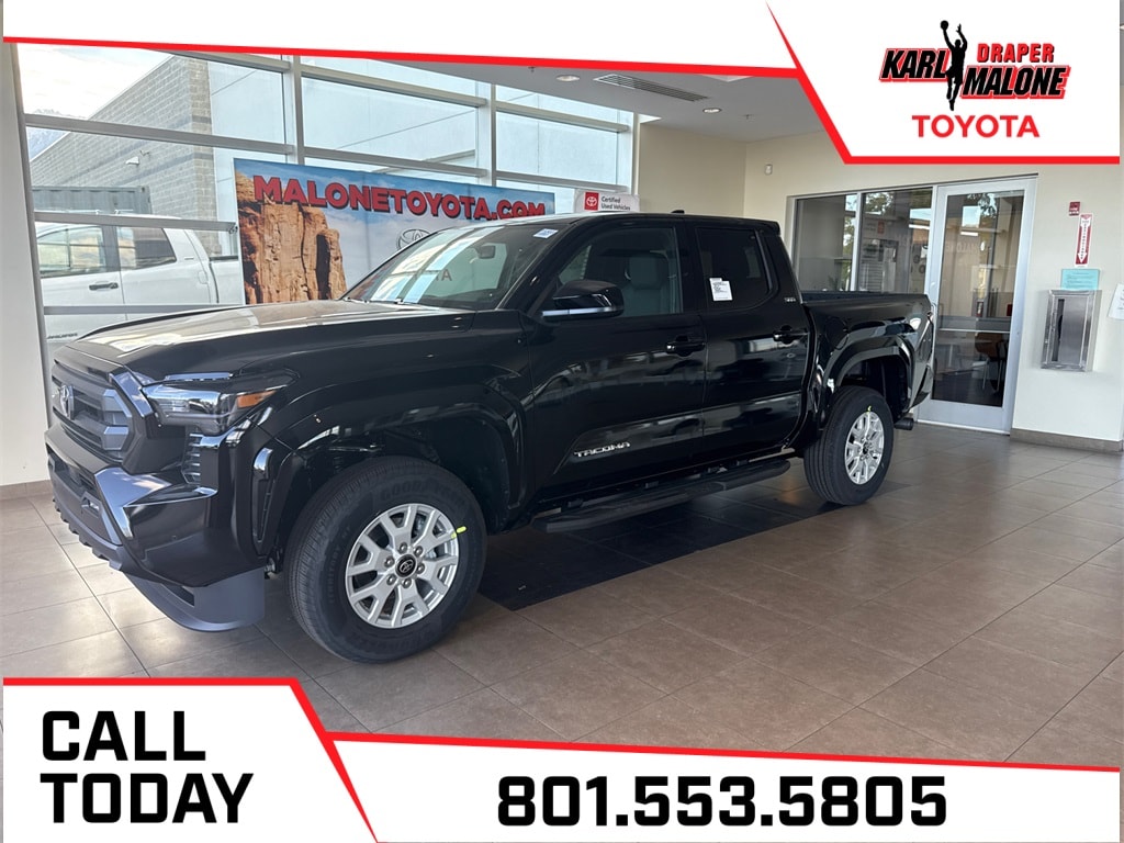 2025 Toyota Tacoma SR5's photo