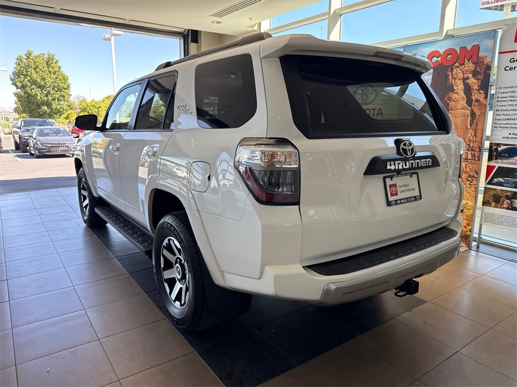 2024 Toyota 4Runner TRD Off-Road photo 2