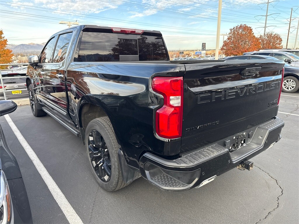 2023 Chevrolet Silverado 1500 High Country photo 2