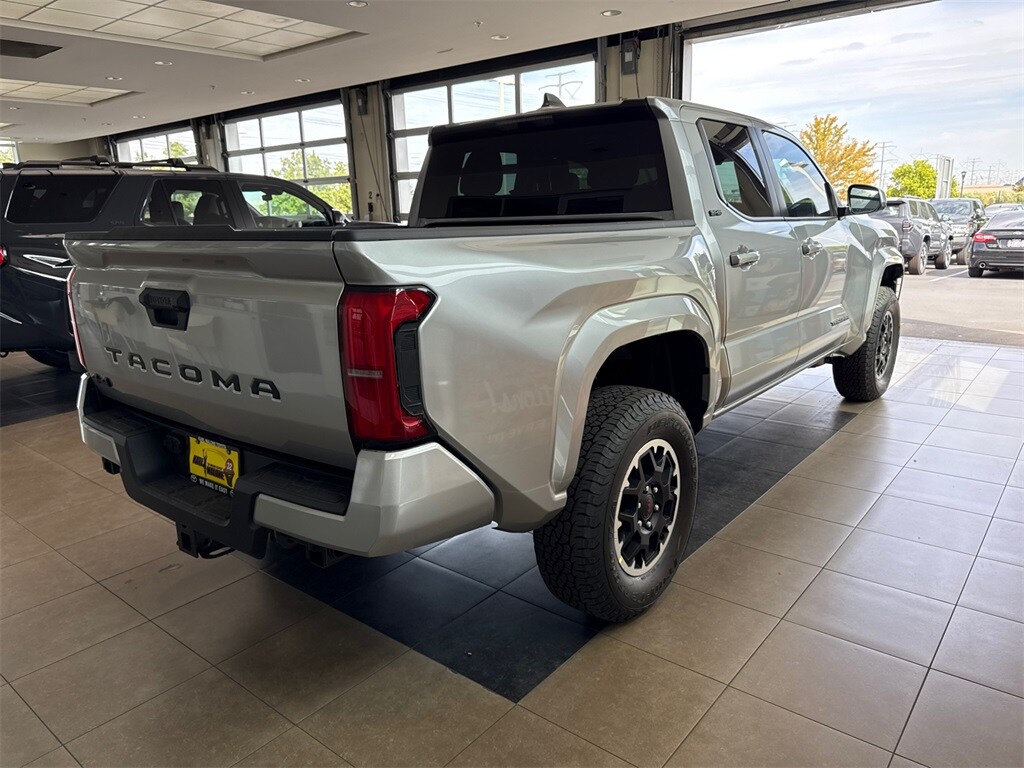 2025 Toyota Tacoma SR5 photo 3