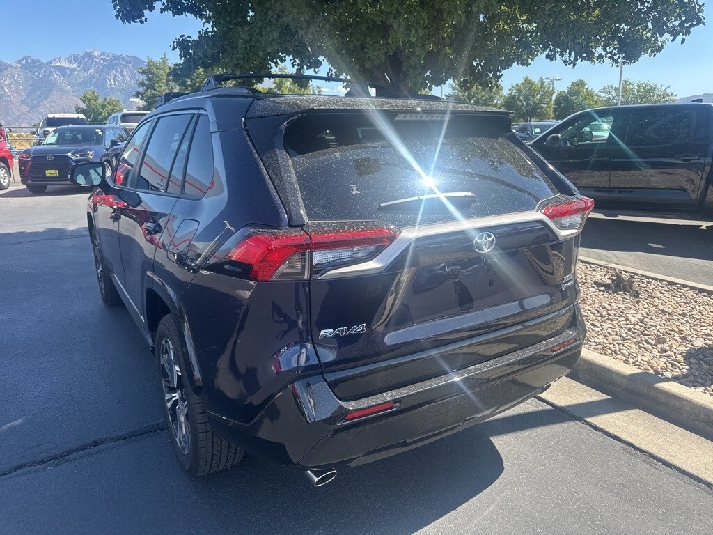 2025 Toyota RAV4 Hybrid XSE photo 4