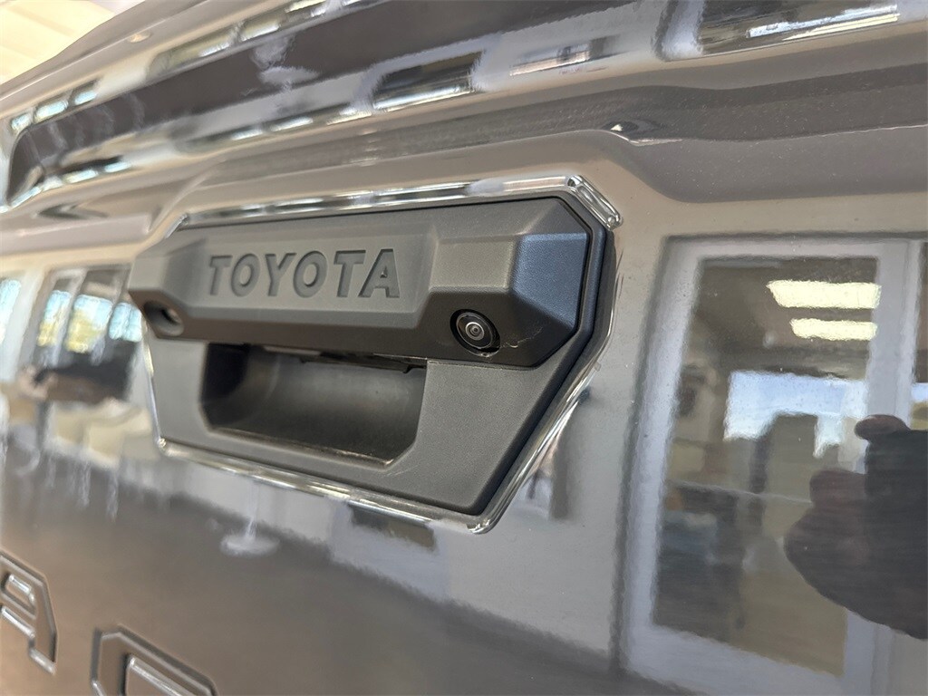 2024 Toyota Tacoma photo 4