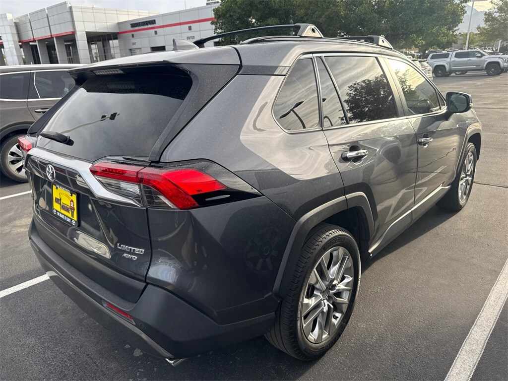 2019 Toyota RAV4 Limited photo 3