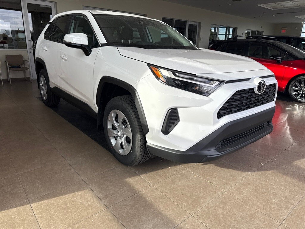 2025 Toyota RAV4 LE photo 3