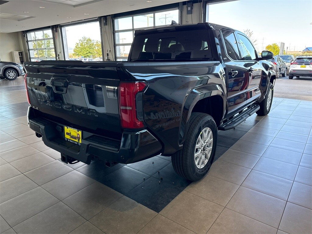 2025 Toyota Tacoma SR5 photo 3