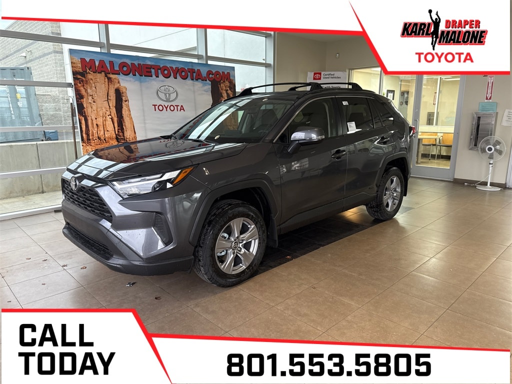 2025 Toyota RAV4 LE's photo