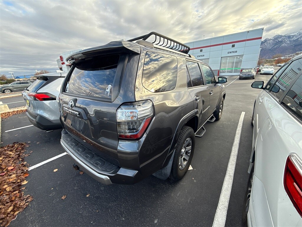 2016 Toyota 4Runner SR5 Premium photo 2